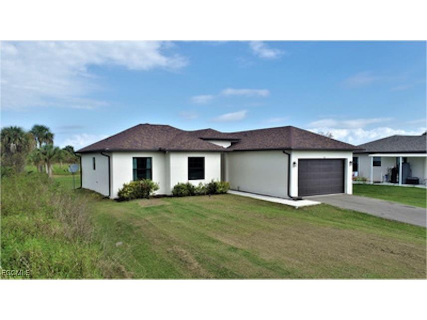 585 41st Avenue NW Naples FL 34120 2025005449 image2