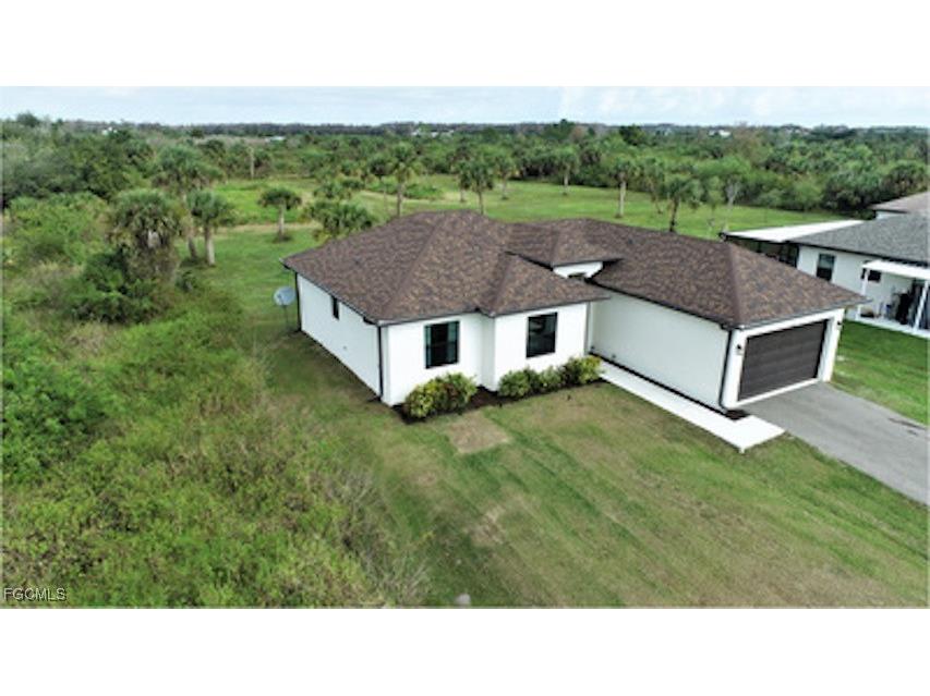 585 41st Avenue NW Naples FL 34120 2025005449 image32