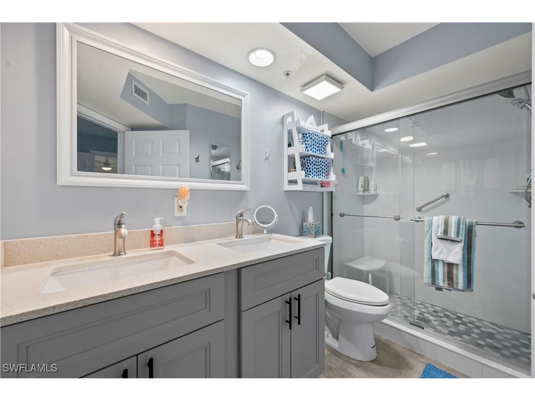 585 Club Side Drive #3-104 Naples FL 34110 225078162 image13