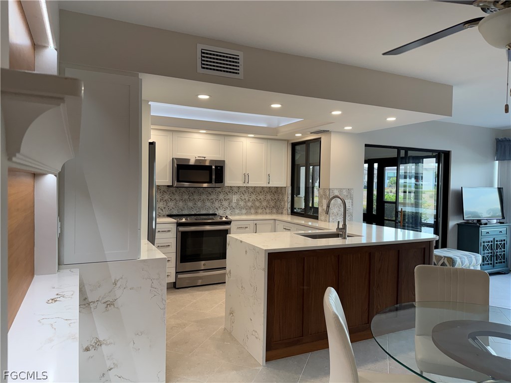 5850 Trailwinds Drive #713 Fort Myers FL 33907 2026008691 image2
