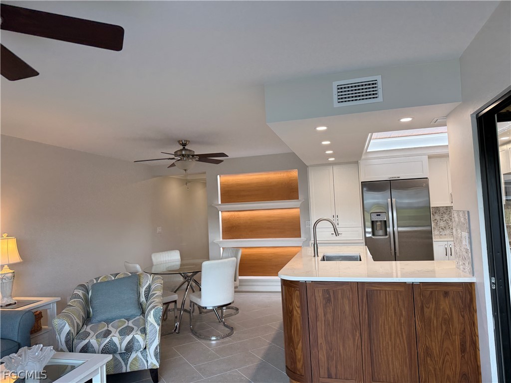 5850 Trailwinds Drive #713 Fort Myers FL 33907 2026008691 image3