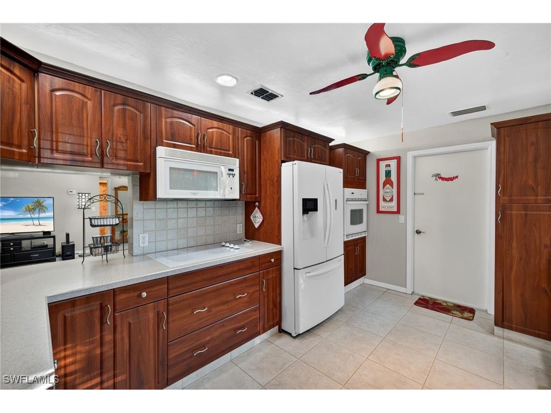 5857 Wyldewood Lakes Court Fort Myers FL 33919 226001950 image8