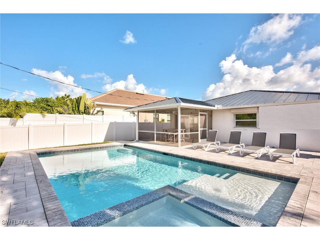 586 98th Avenue N Naples FL 34108 224009254 image1