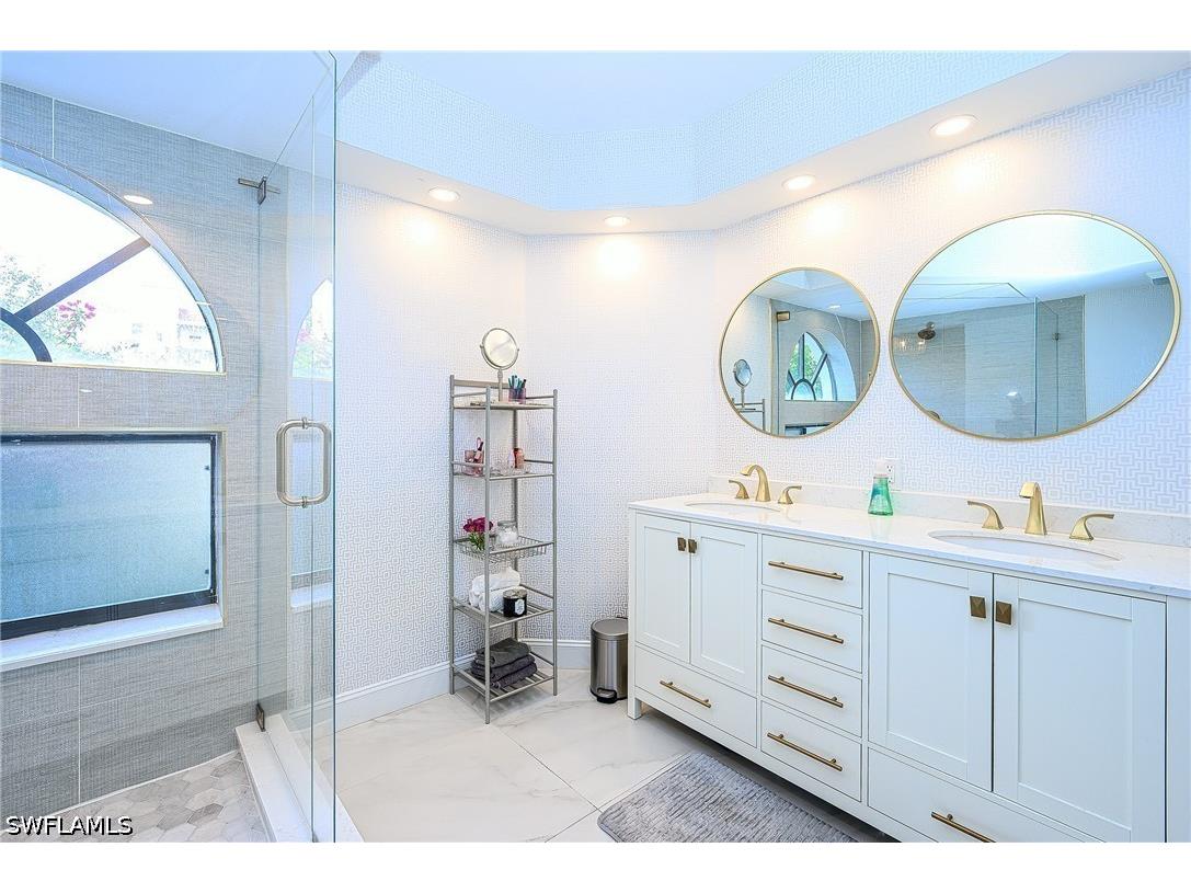 586 Beachwalk Circle #O-205 Naples FL 34108 226021501 image18