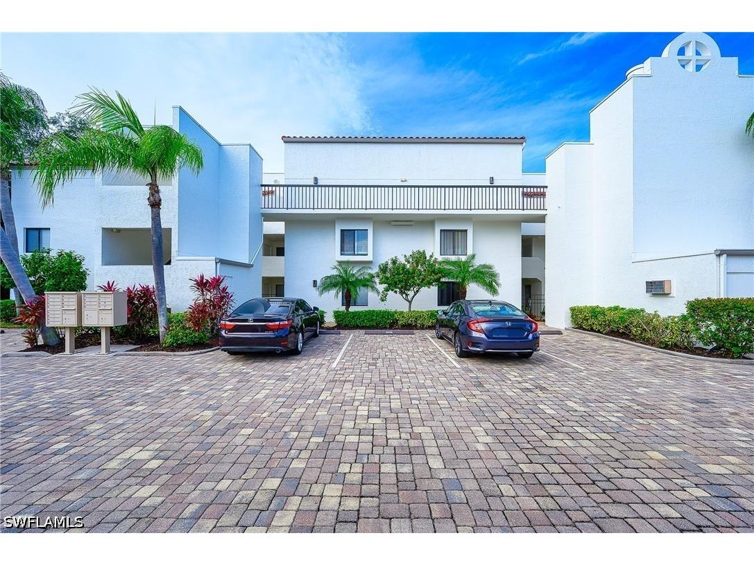 586 Beachwalk Circle #O-205 Naples FL 34108 226021501 image3