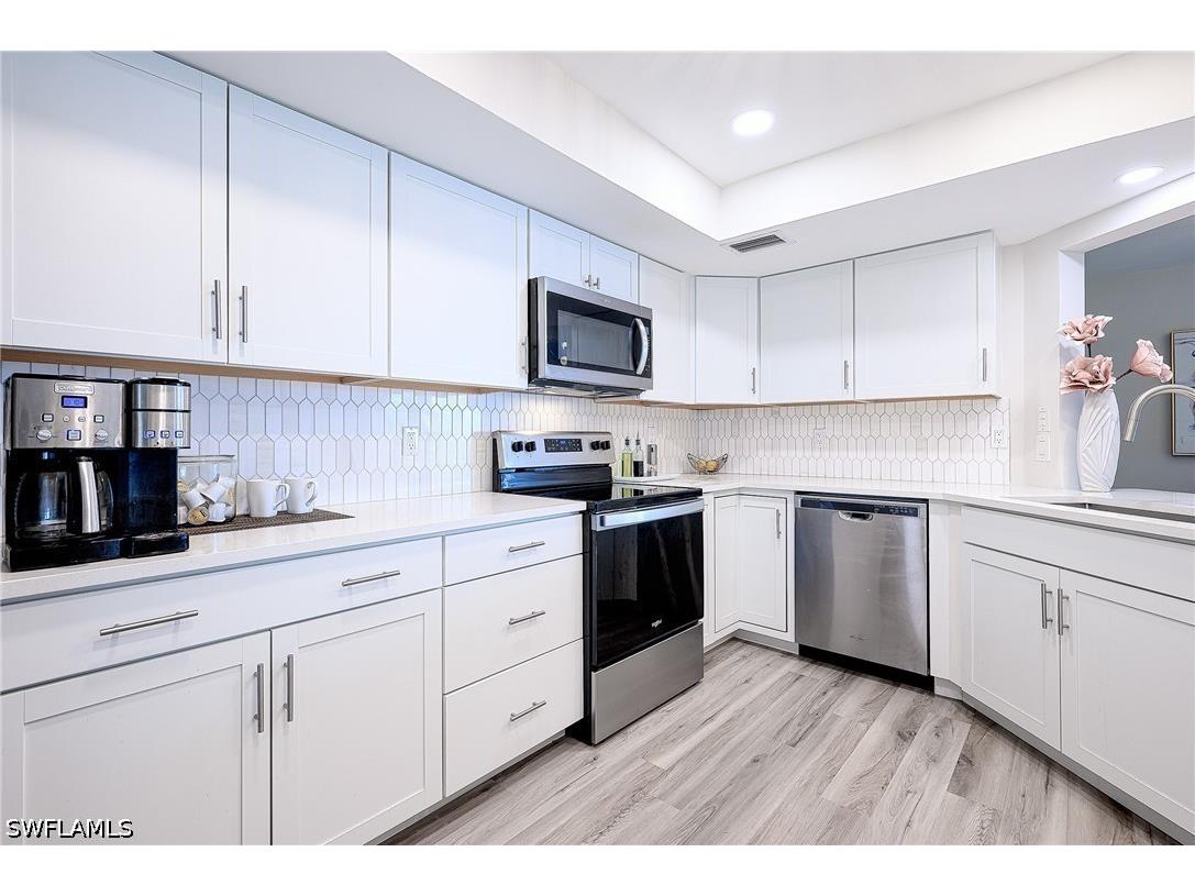 586 Beachwalk Circle #O-205 Naples FL 34108 226021501 image8