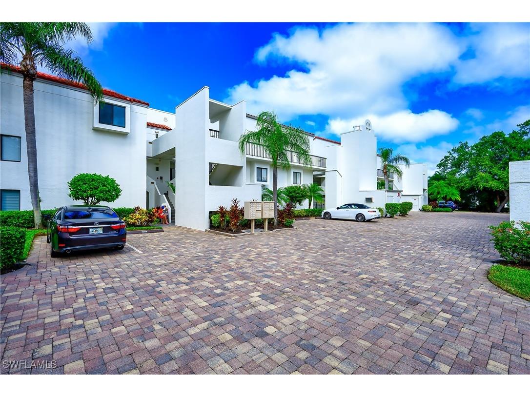 586 Beachwalk Circle #O-305 Naples FL 34108 225074157 image4