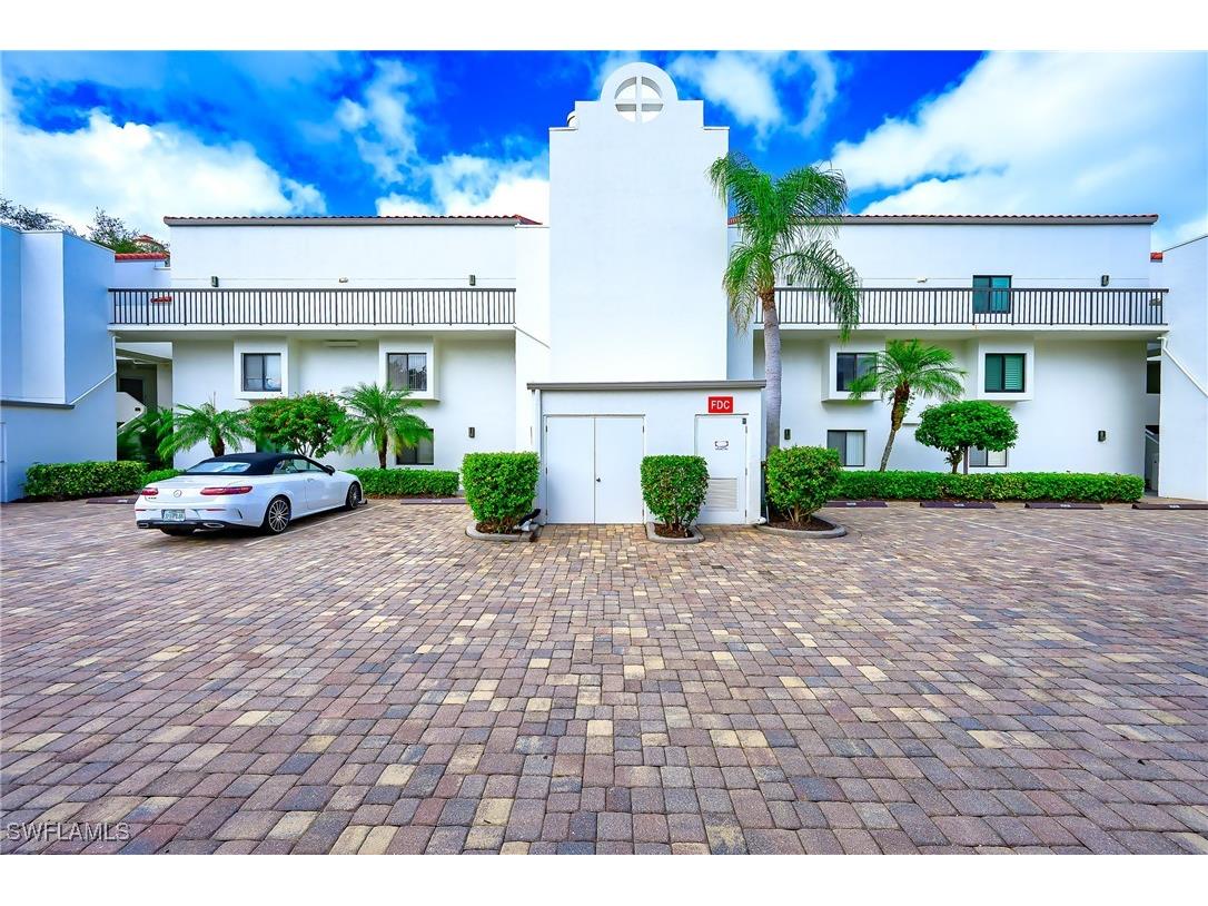 586 Beachwalk Circle #O-305 Naples FL 34108 225074157 image5