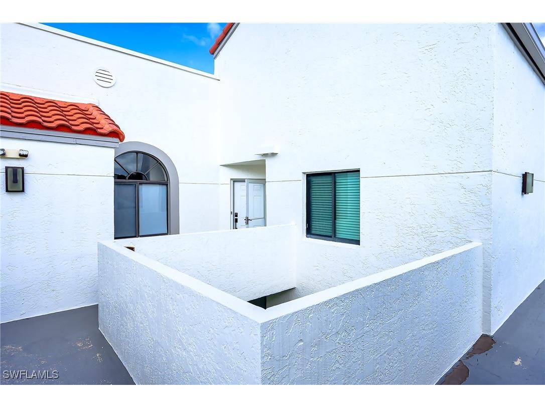 586 Beachwalk Circle #O-305 Naples FL 34108 225074157 image6