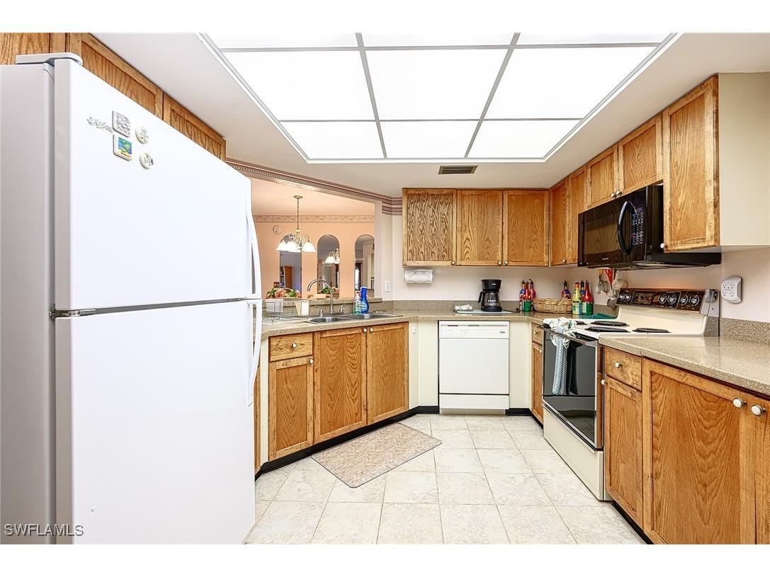 586 Beachwalk Circle #O206 Naples FL 34108 225074639 image3