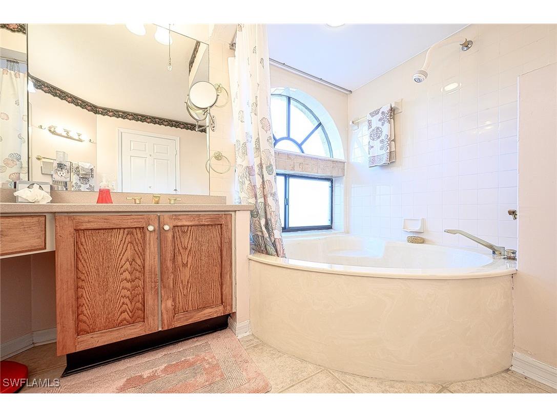 586 Beachwalk Circle #O206 Naples FL 34108 225074639 image8