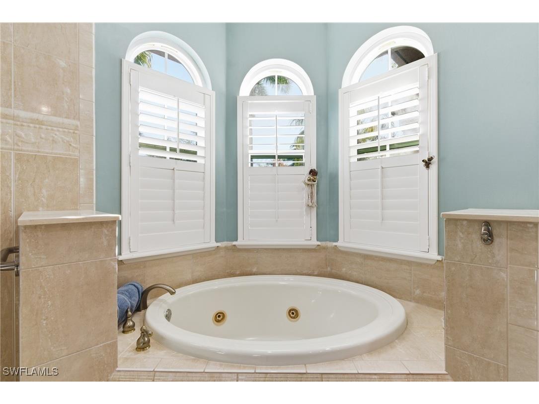 5867 Marble Court Naples FL 34110 226003403 image27