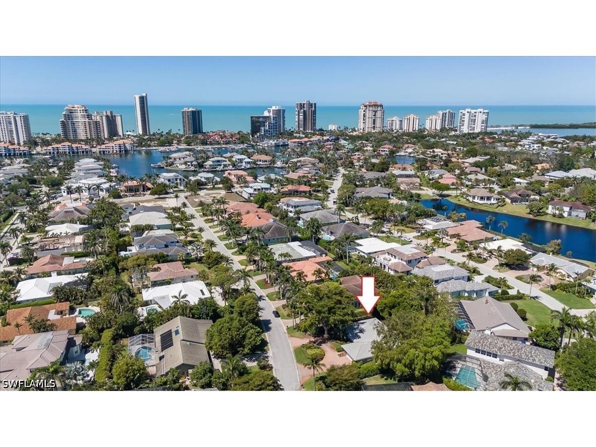 587 Parkwood Lane Naples FL 34103 226019255 image1