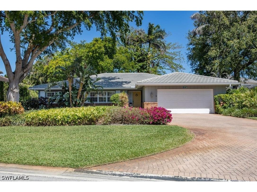 587 Parkwood Lane Naples FL 34103 226019255 image2