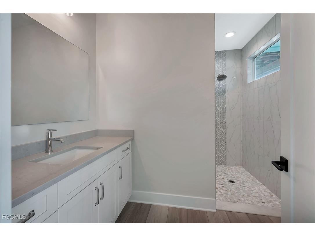 5870 Shell Cove Drive Cape Coral FL 33914 2025005603 image39