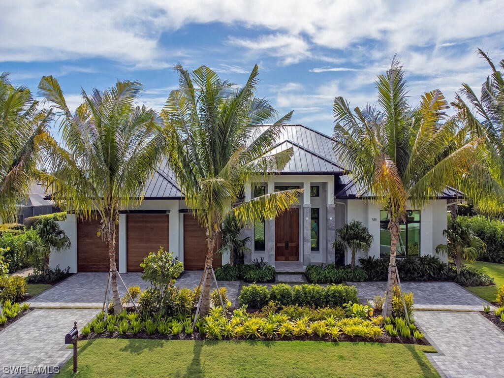 588 Whispering Pine Lane Naples FL 34103 223088504 image1