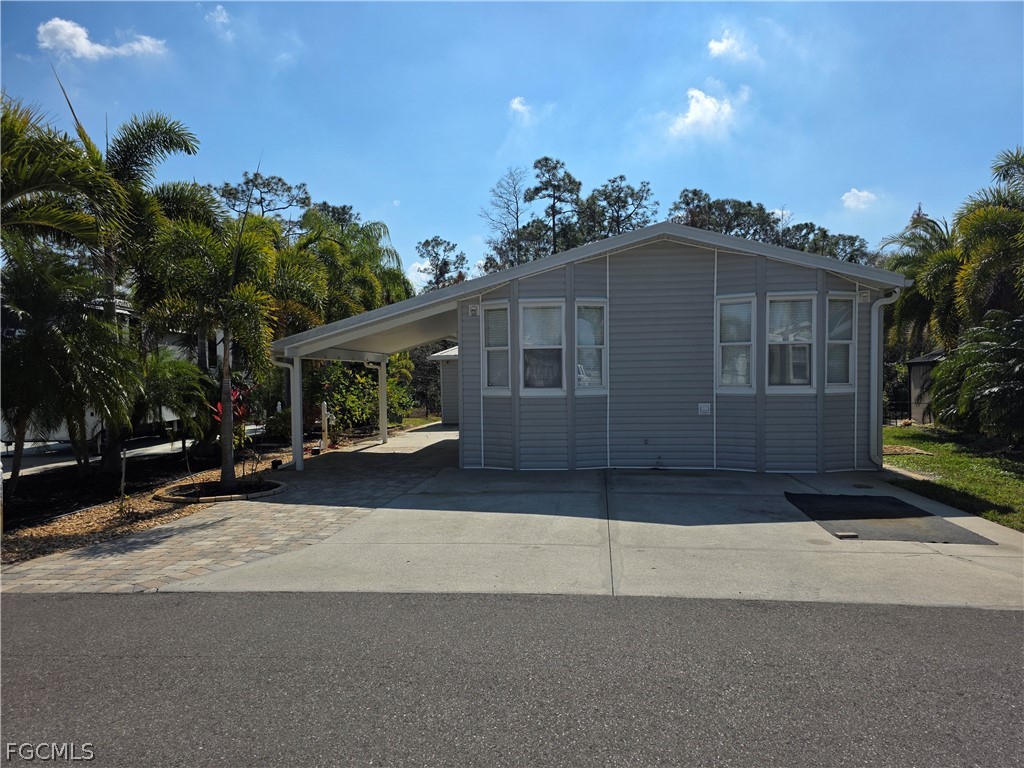 5881 Brightwood Drive Fort Myers FL 33905 2026008883 image1