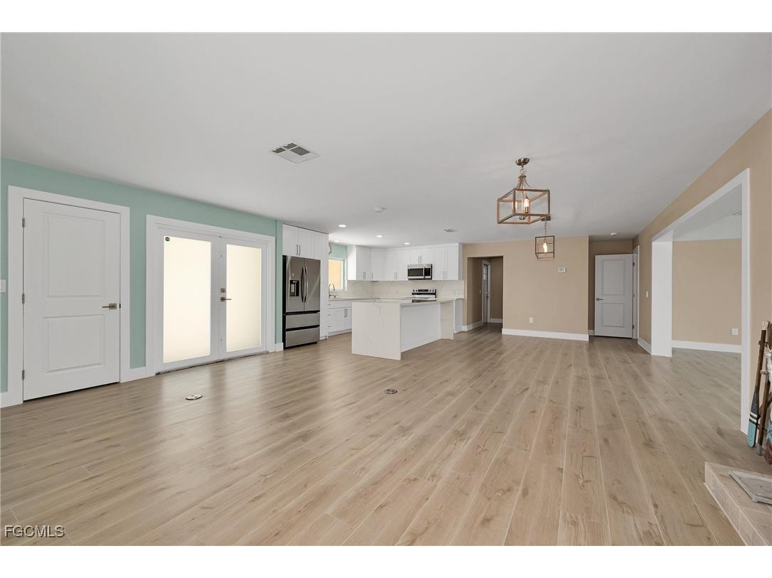 5885 Pine Tree Drive Sanibel FL 33957 2025004922 image17