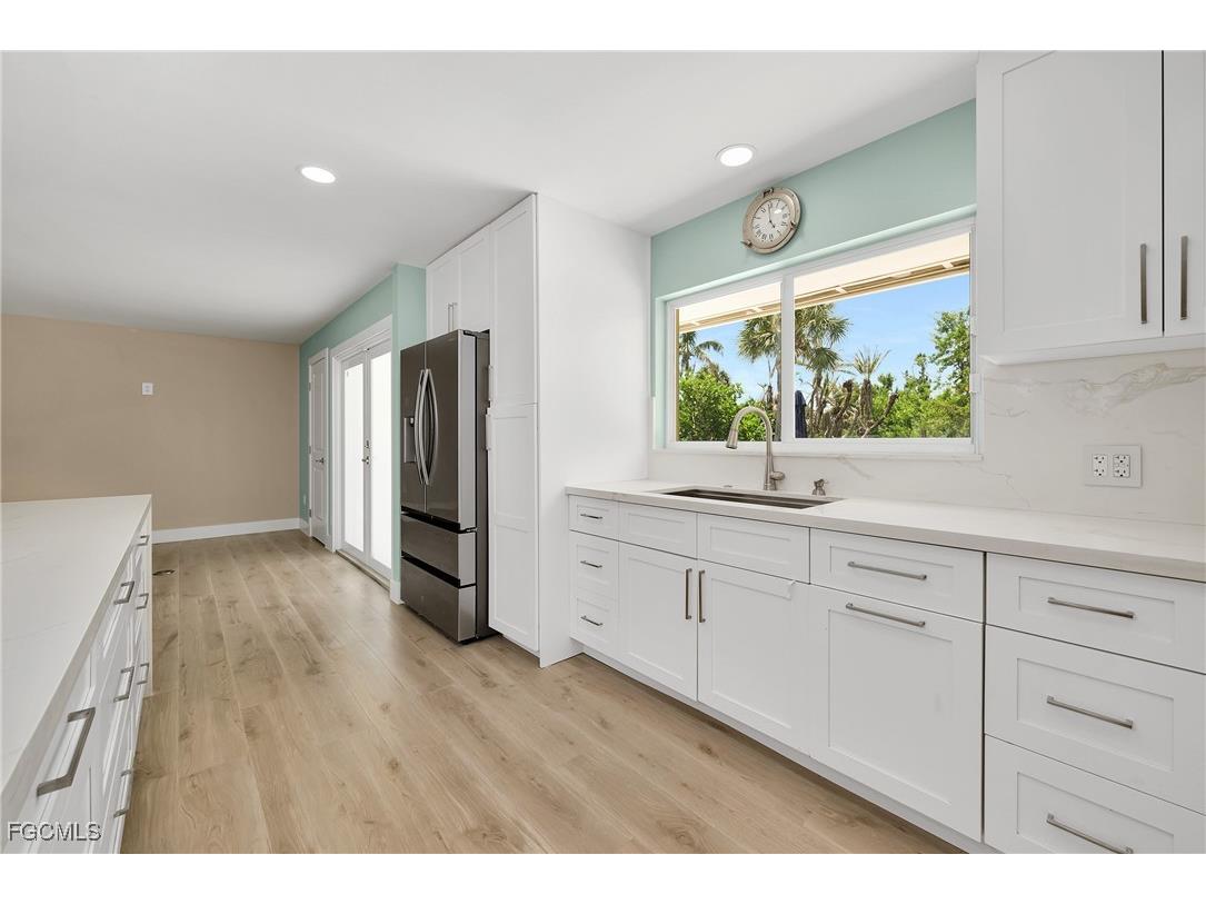 5885 Pine Tree Drive Sanibel FL 33957 2025004922 image21