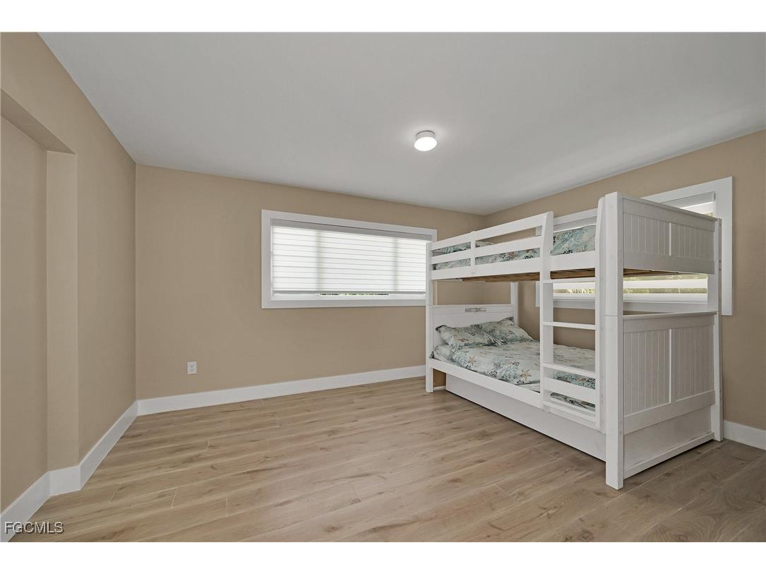 5885 Pine Tree Drive Sanibel FL 33957 2025004922 image27