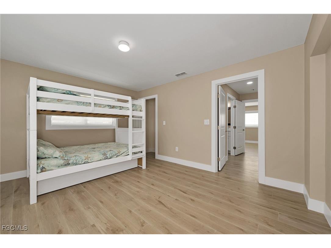 5885 Pine Tree Drive Sanibel FL 33957 2025004922 image28