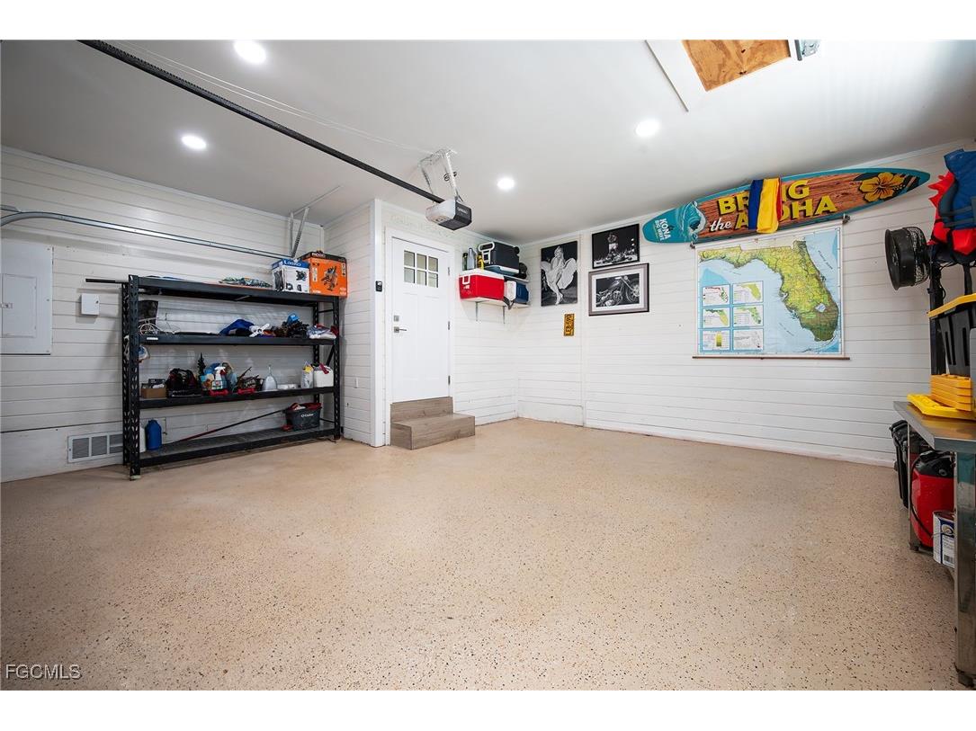 5885 Pine Tree Drive Sanibel FL 33957 2025004922 image35