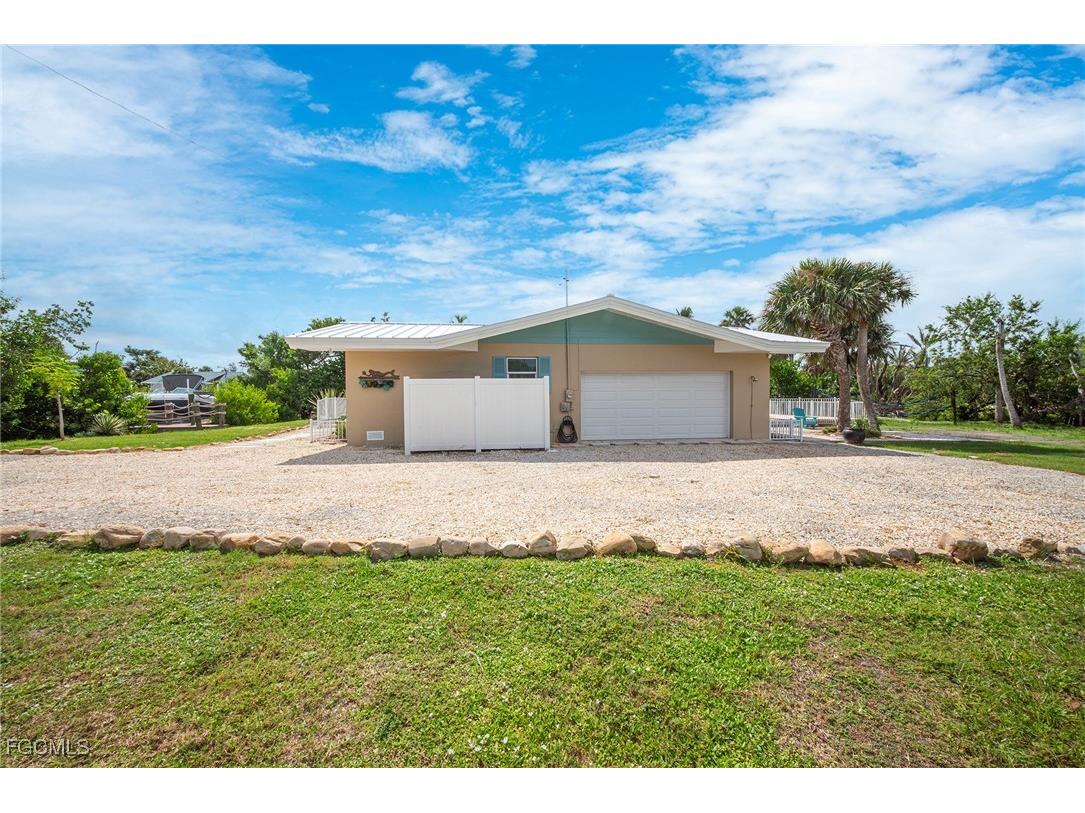 5885 Pine Tree Drive Sanibel FL 33957 2025004922 image37