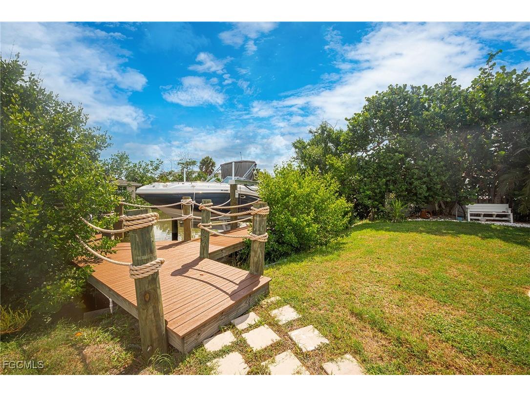 5885 Pine Tree Drive Sanibel FL 33957 2025004922 image41