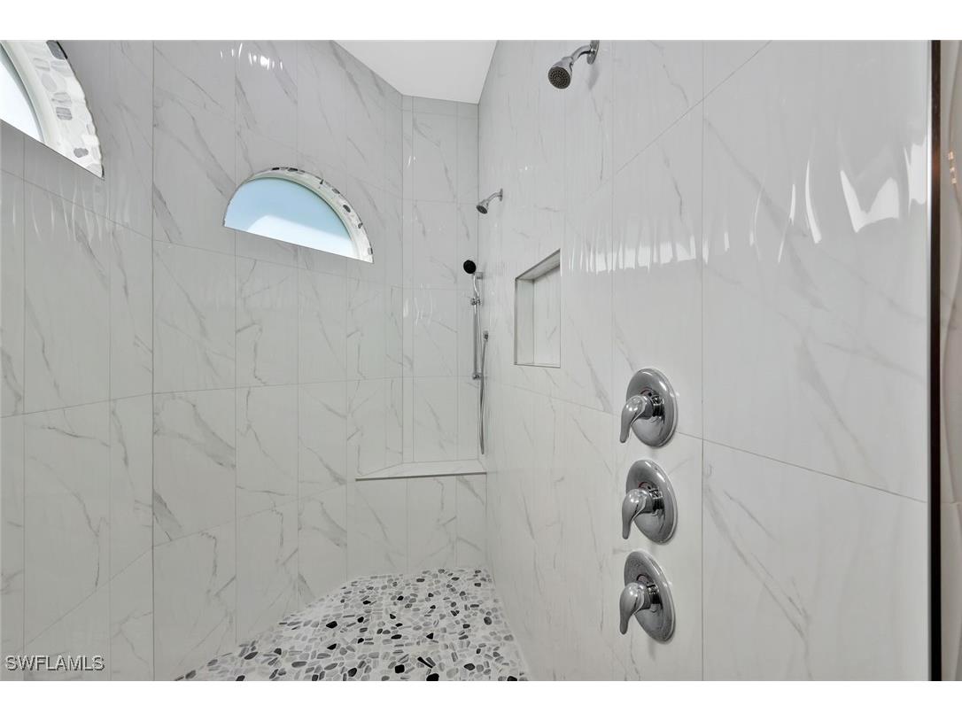 589 12th Avenue NW Naples FL 34120 225075857 image11