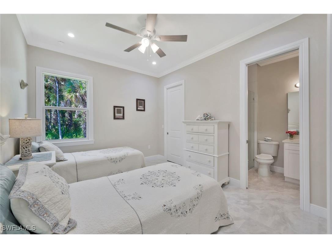 589 12th Avenue NW Naples FL 34120 225075857 image15