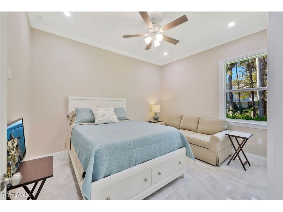 589 12th Avenue NW Naples FL 34120 225075857 image17