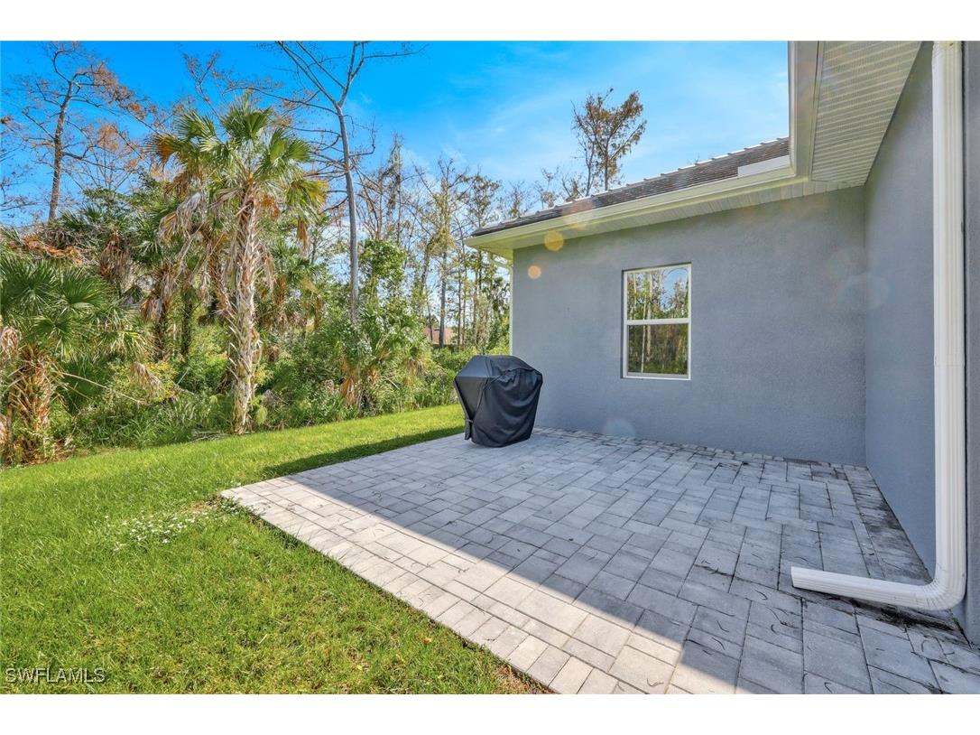 589 12th Avenue NW Naples FL 34120 225075857 image26