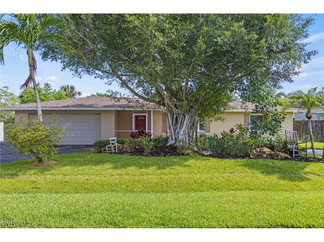 59 Wickliffe Drive Naples FL 34110 223049405 image1