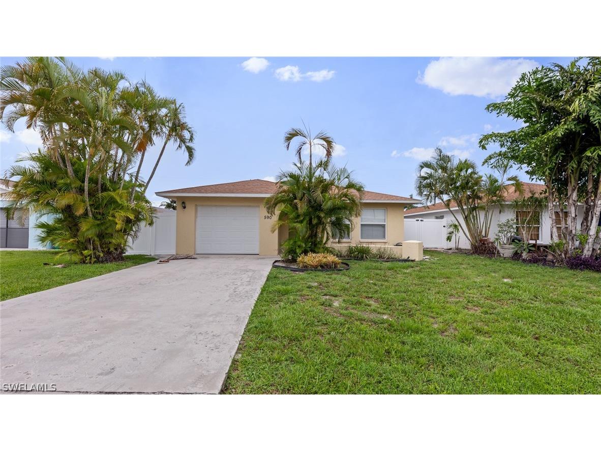 590 100th Avenue N Naples FL 34108 224052871 image1
