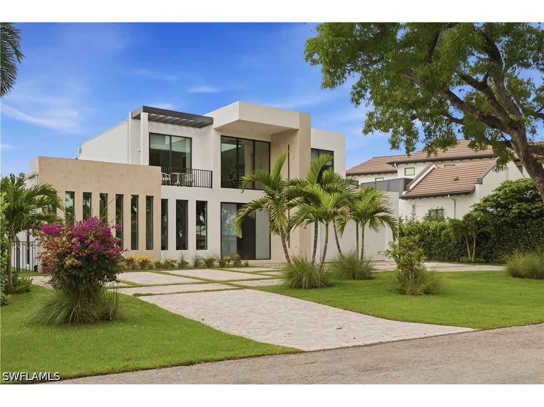 590 6th Avenue N Naples FL 34102 226022505 image1