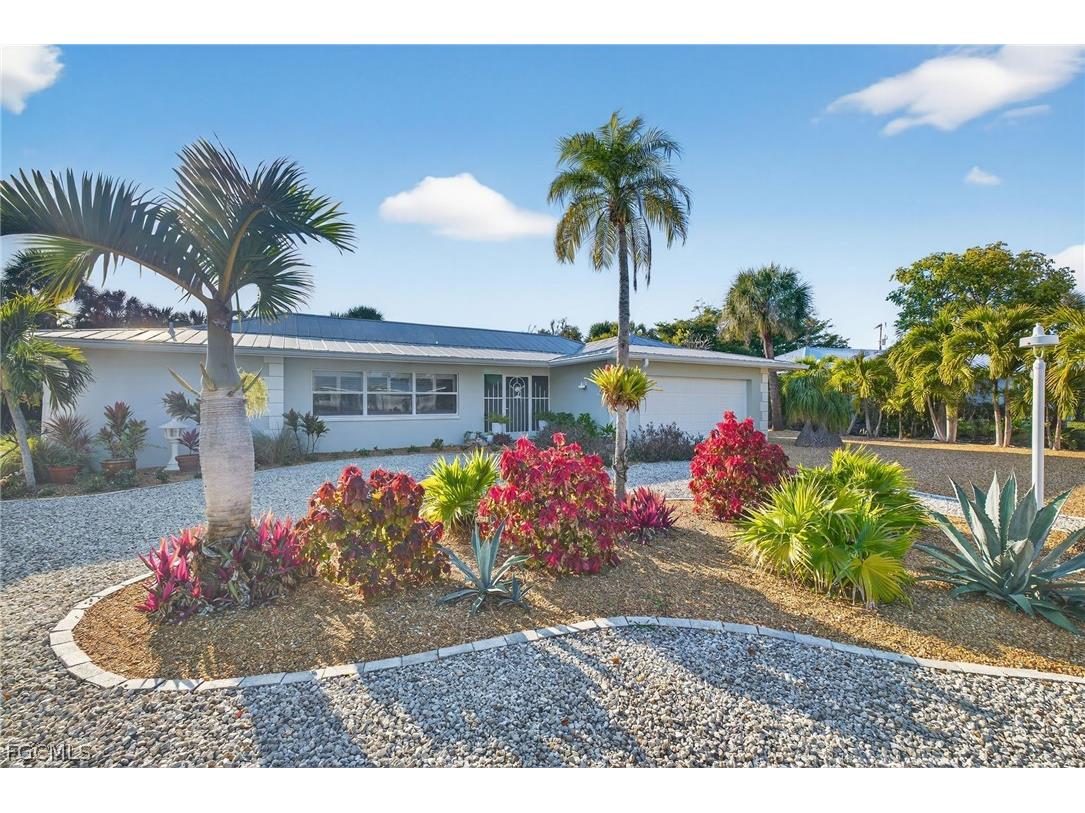 590 Boulder Drive Sanibel FL 33957 2026007551 image1