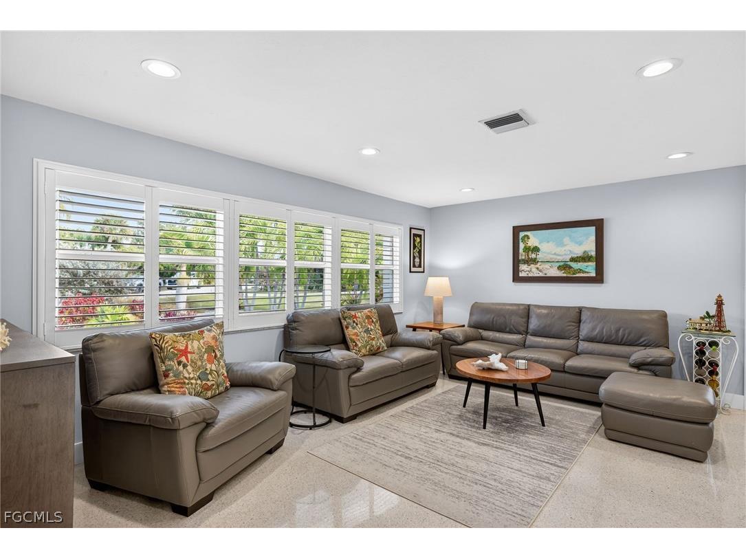 590 Boulder Drive Sanibel FL 33957 2026007551 image4