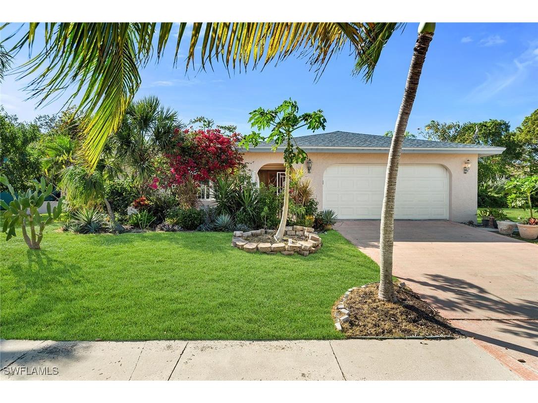 590 Fieldstone Drive Marco Island FL 34145 224096180 image1