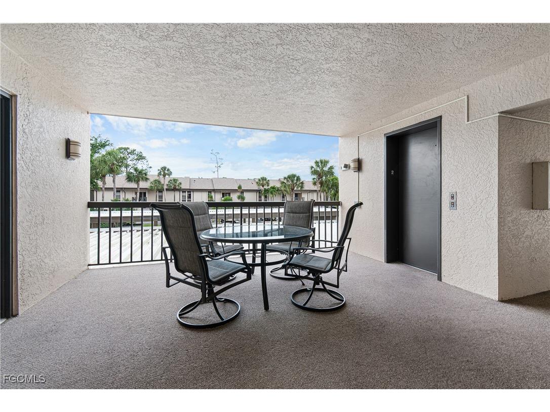 5905 Trailwinds Drive #824 Fort Myers FL 33907 2025014529 image3
