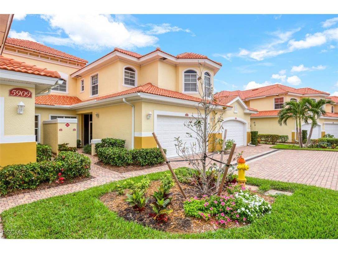 5909 Tarpon Gardens Circle #102 Cape Coral FL 33914 2025007870 image1