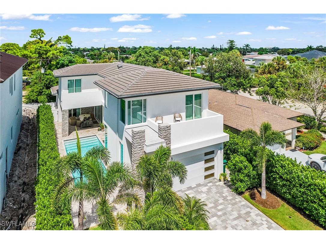 591 93rd Avenue N Naples FL 34108 225070902 image1