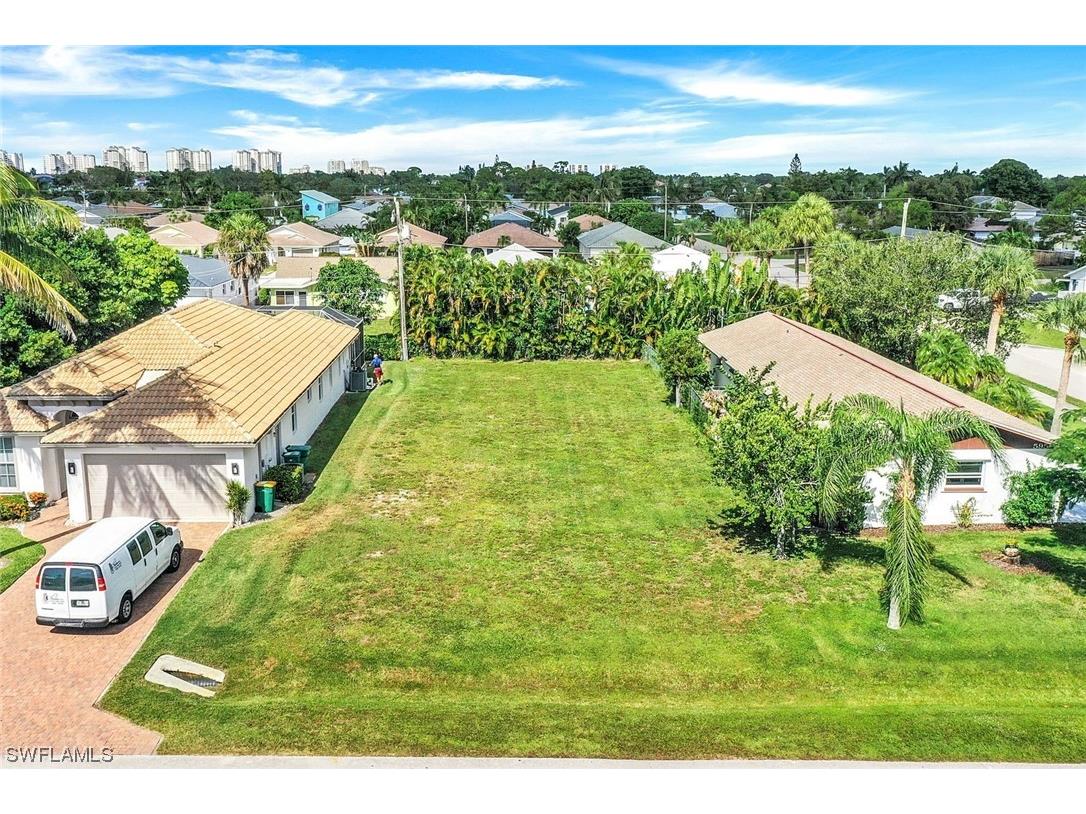 591 97th Avenue N Naples FL 34108 223082816 image1