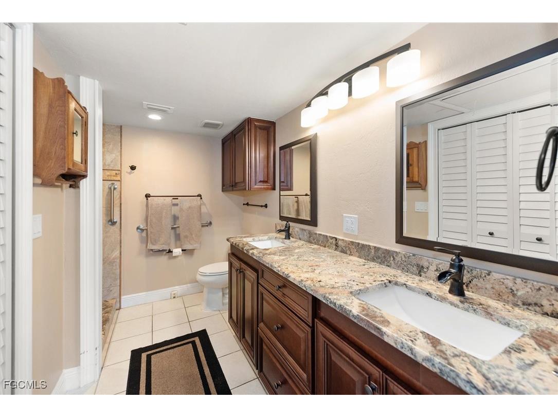 5910 Trailwinds Drive #422 Fort Myers FL 33907 2025021618 image13