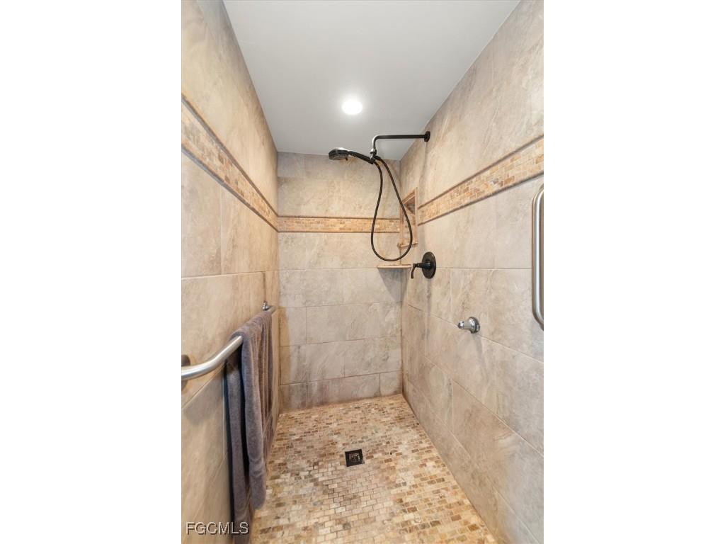 5910 Trailwinds Drive #422 Fort Myers FL 33907 2025021618 image14