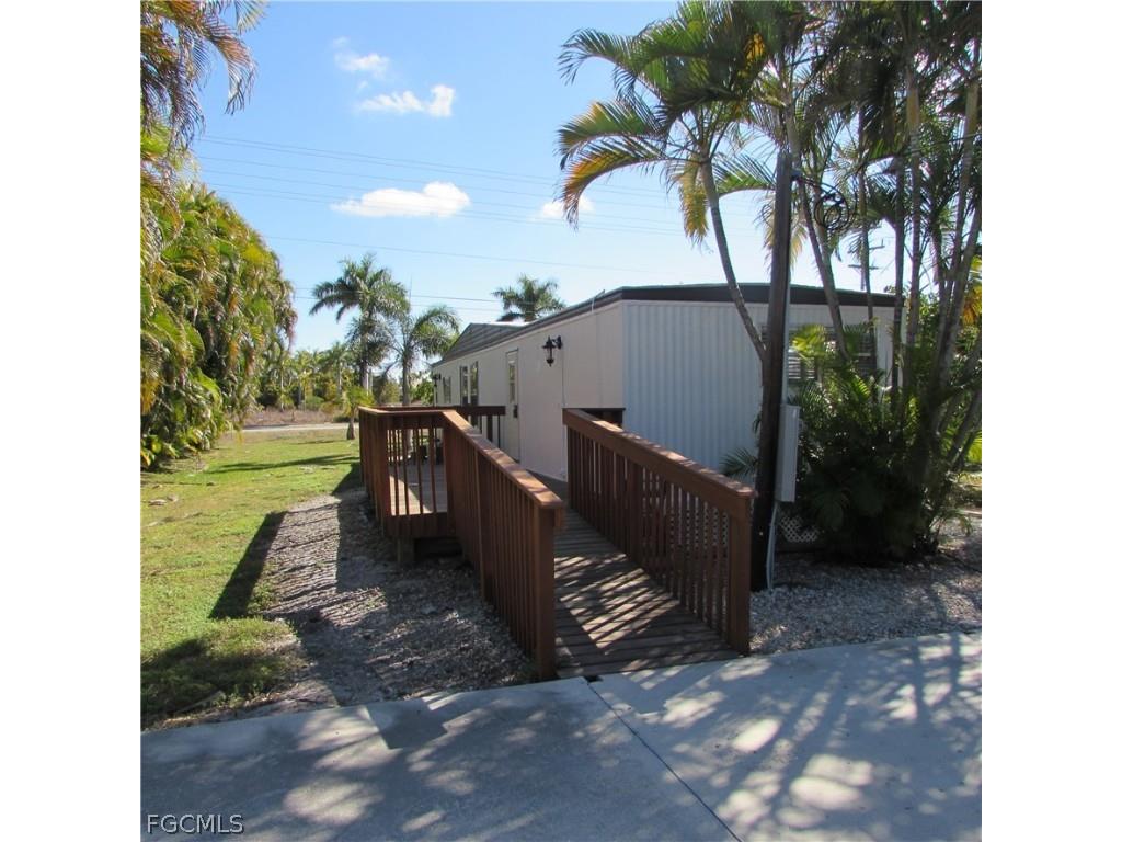 5923 Bomar Lane Bokeelia FL 33922 2026007863 image1