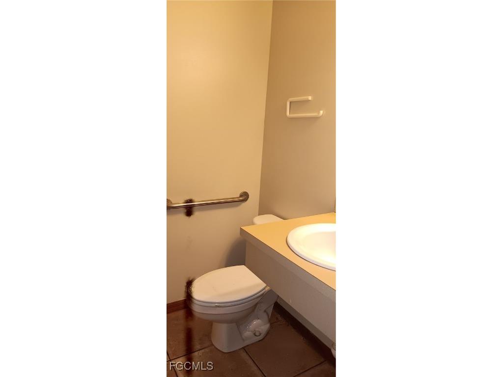 5929 Youngquist Road #5 Fort Myers FL 33912 2025019821 image12