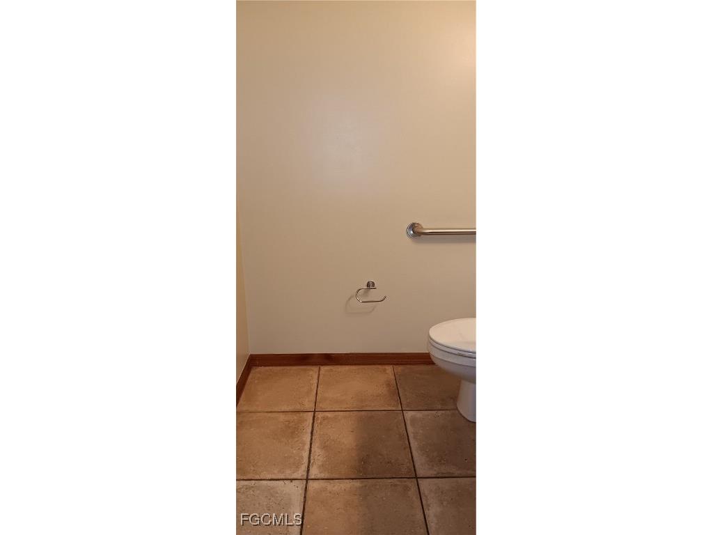 5929 Youngquist Road #5 Fort Myers FL 33912 2025019821 image13