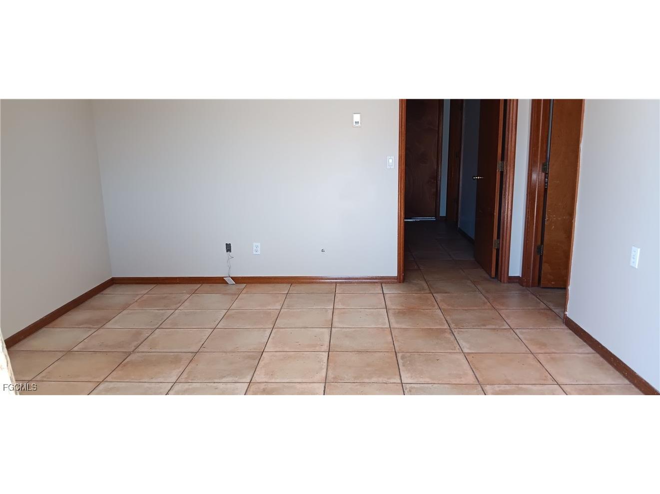 5929 Youngquist Road #5 Fort Myers FL 33912 2025019821 image2