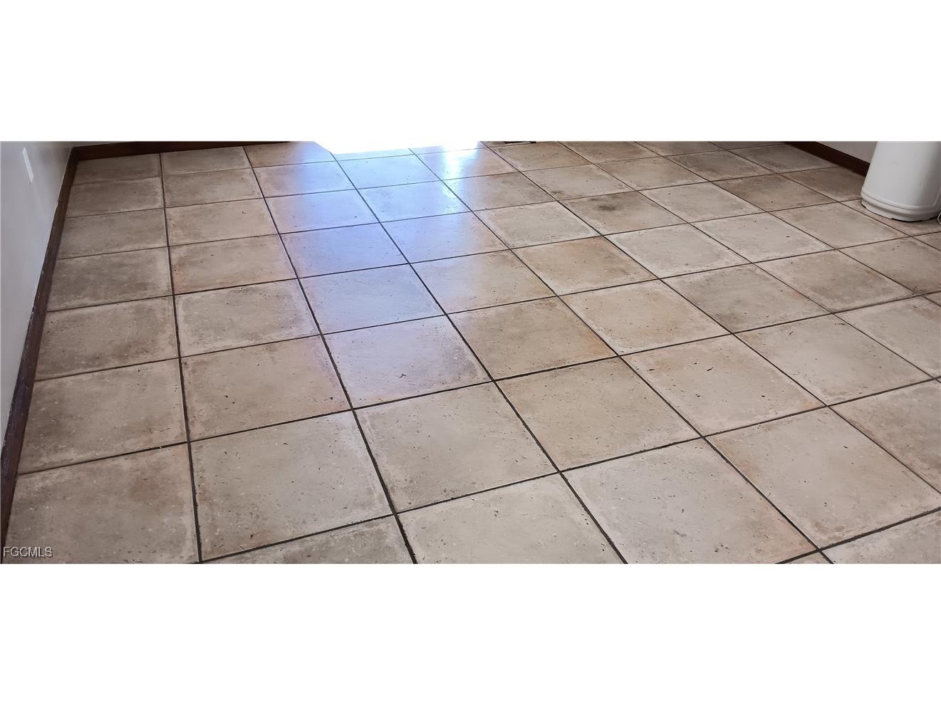 5929 Youngquist Road #5 Fort Myers FL 33912 2025019821 image3