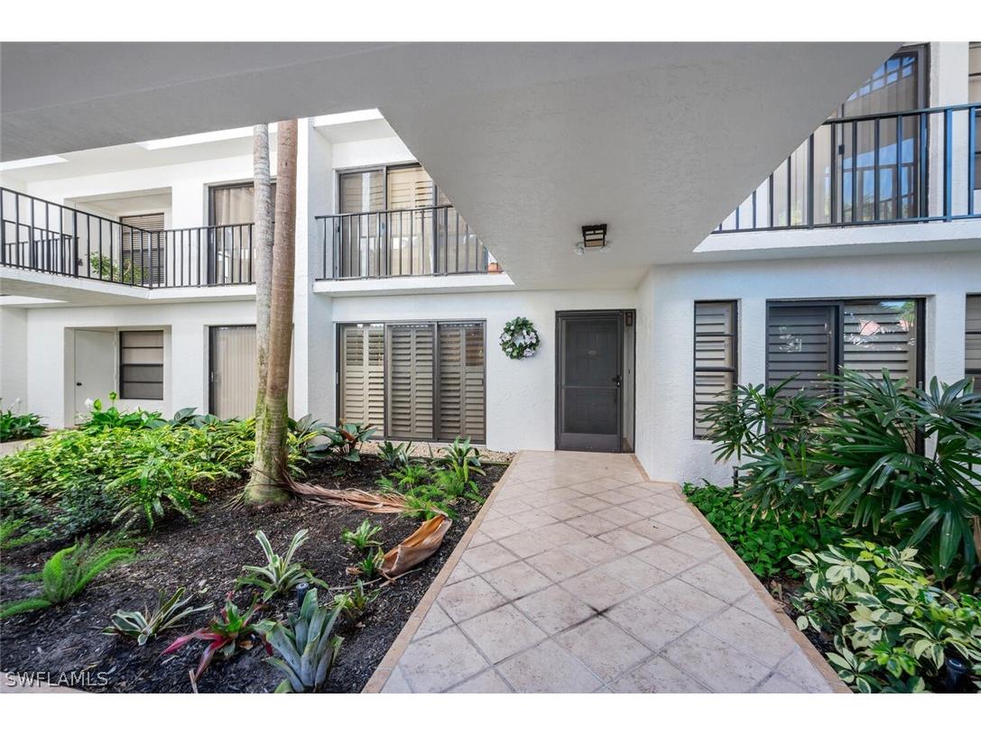 5930 Via Lugano #104 Naples FL 34108 224029975 image1